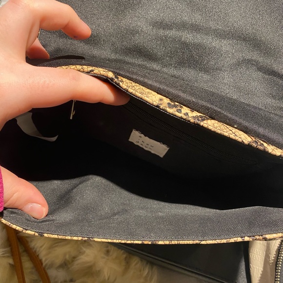 purse - Picture 3 of 3